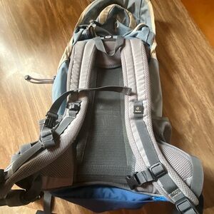 Deuter back pack like new